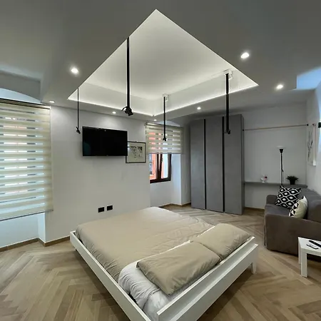 Luxuria إيغليزياس