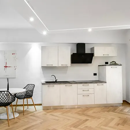 Luxuria * إيغليزياس