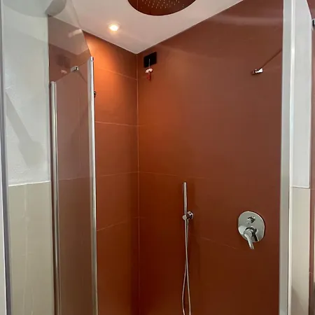 Luxuria إيغليزياس